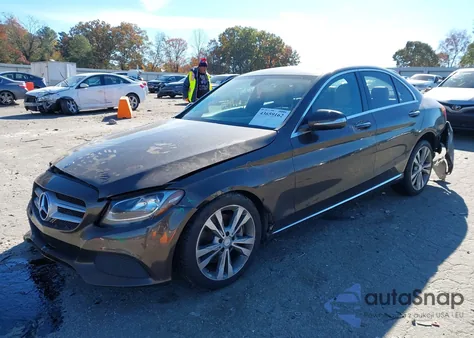 2015 Mercedes-Benz C 300 4Matic из США, поврежденный, VIN 55SWF4KB9FU039645